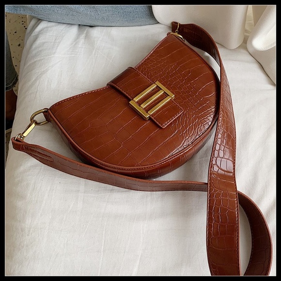 NEW VALENCIA Crossbody Bag - Picture 2 of 8